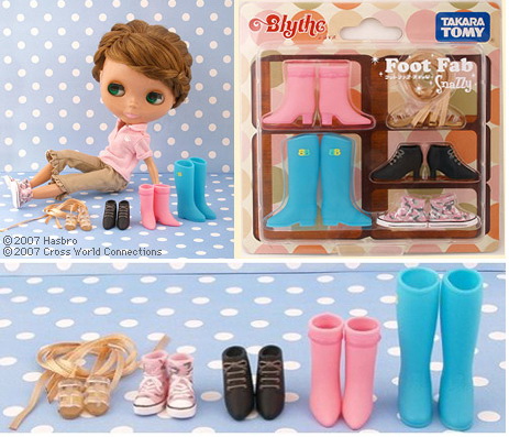 http://bla-bla-blythe.com/releases/outfits/2007 06 Shoe Set Foot Fab Snazzy.jpg